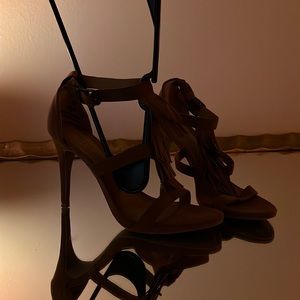 Brown fringe high heels country feel 🐻